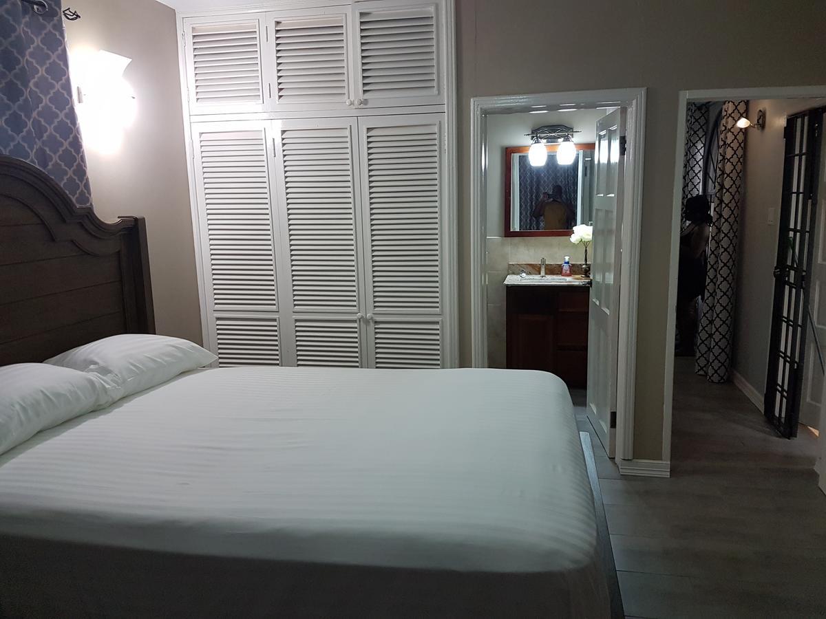 Skycastle Oasis Apartamento Ocho Rios Exterior foto